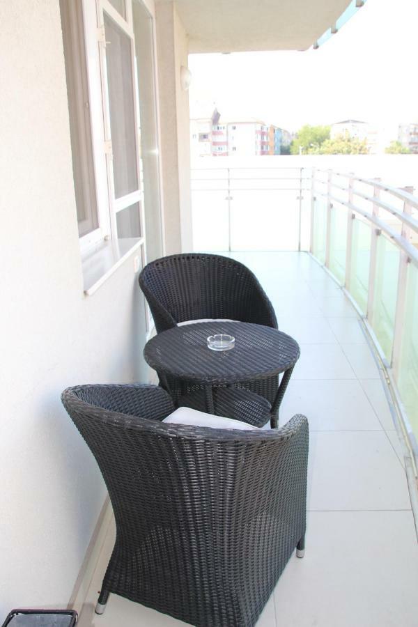 Luxury Trip Apartamento Oradea Exterior foto