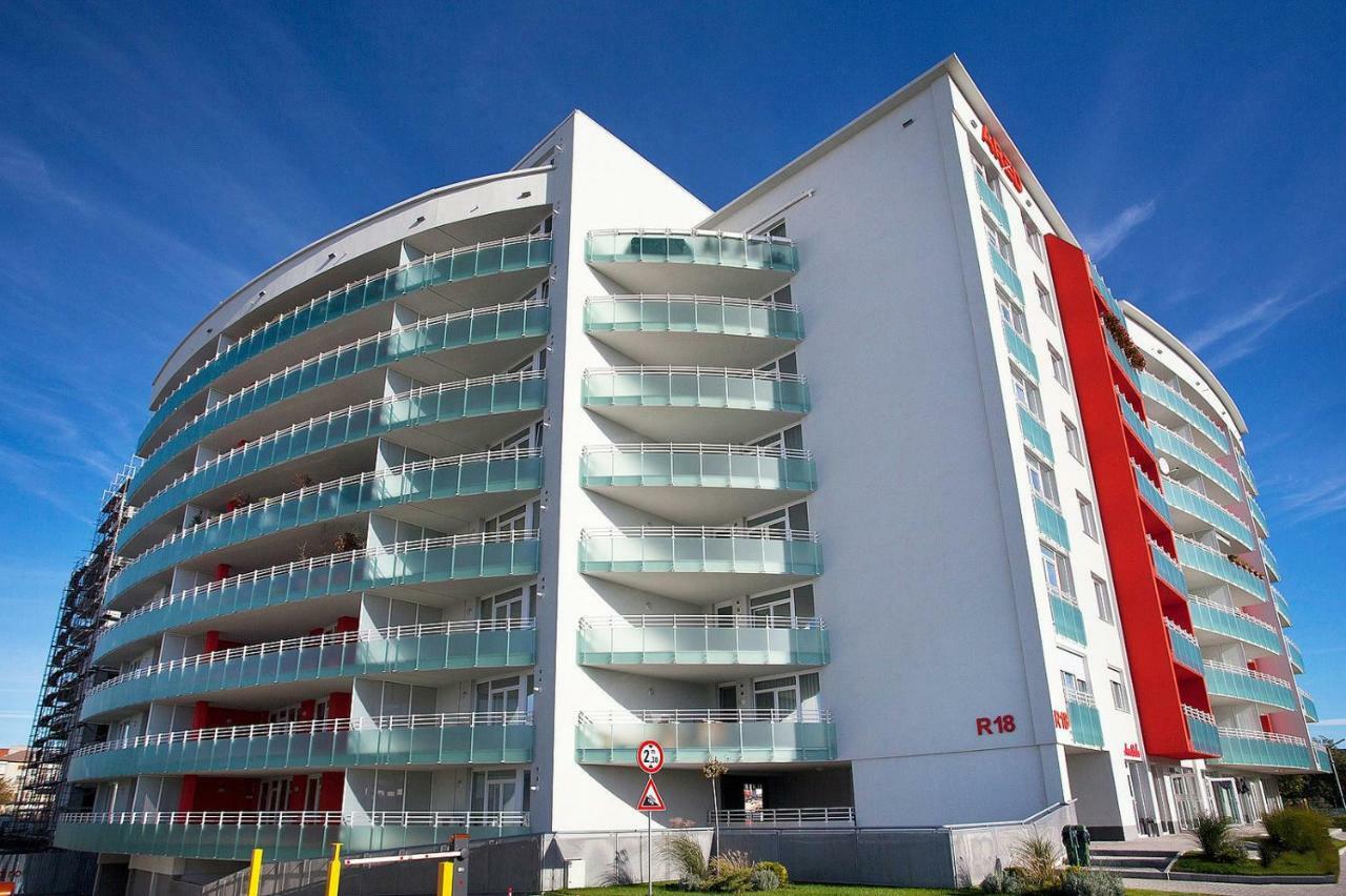 Luxury Trip Apartamento Oradea Exterior foto